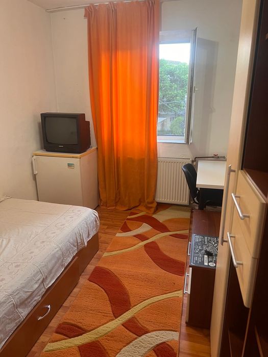 Proprietar închiriez garsoniera în Complexul Studențesc