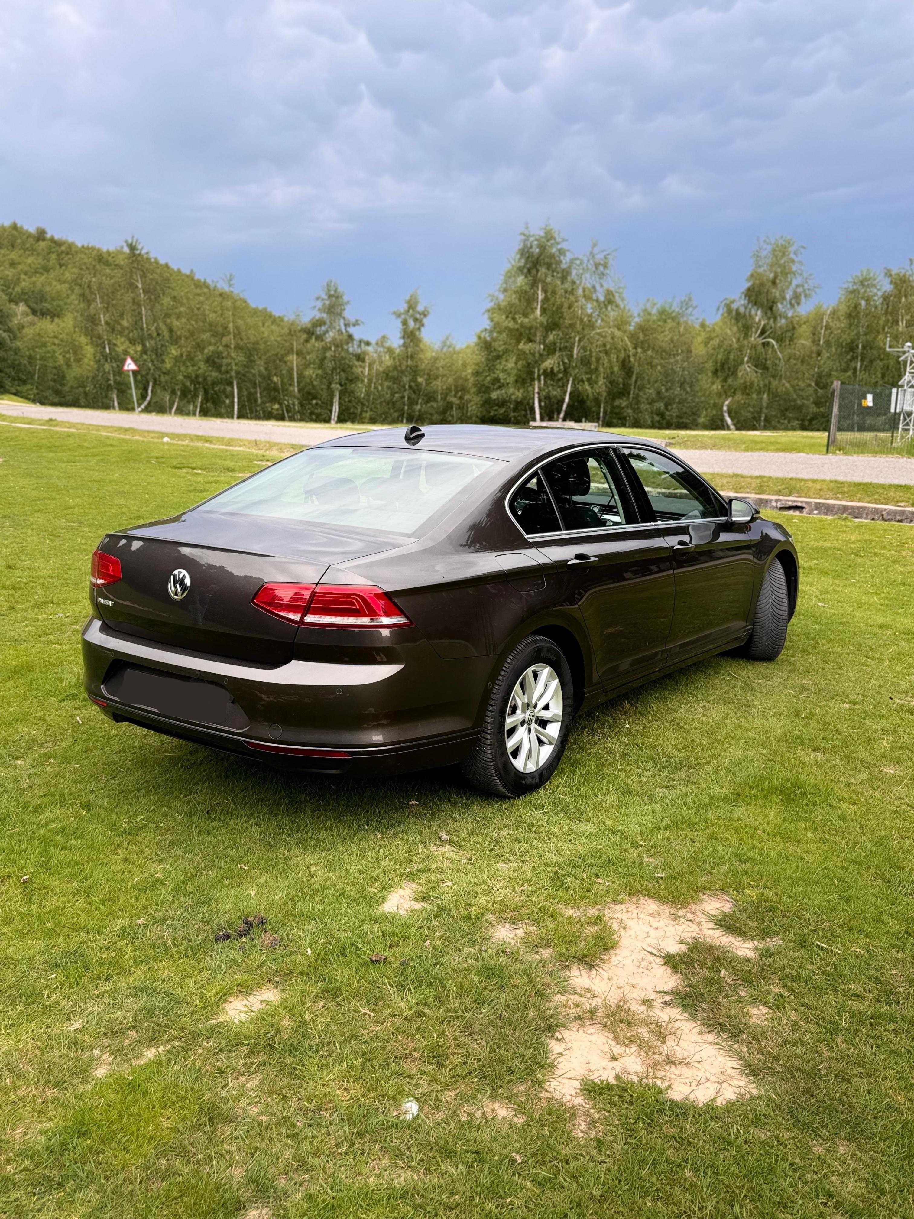Volkswagen Passat 2018 Full service VW Distronic ACC Camera