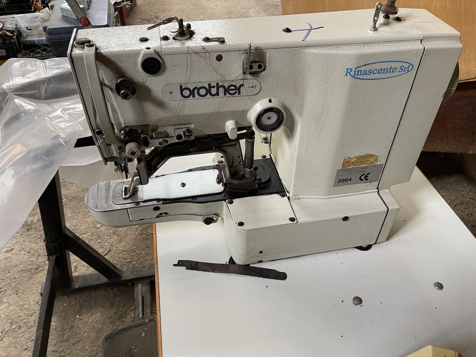 Vand masini de cusut ,de surfilat,masa de calcat profesionale trifazic