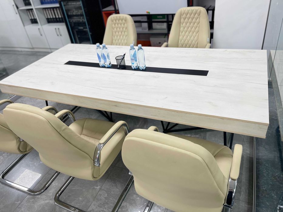 Стол для переговоров