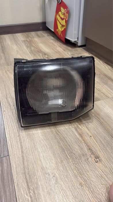 Фара на Pajero 2