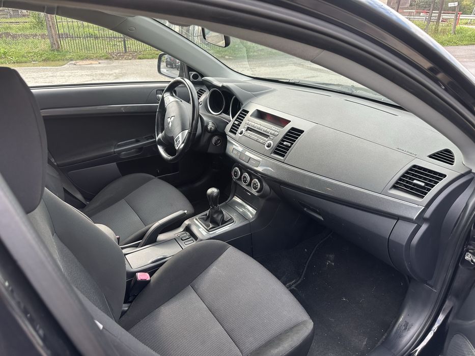 Vând Mitsubishi recent adus Germania