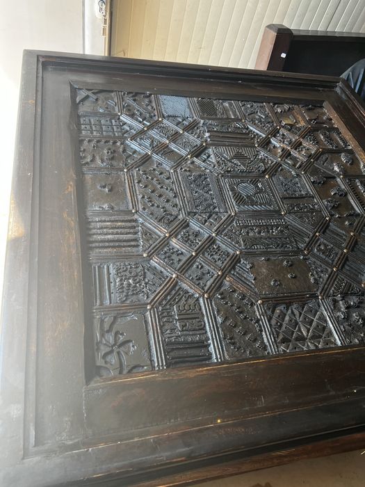 Masa de cafea din lemn de tec sculptata