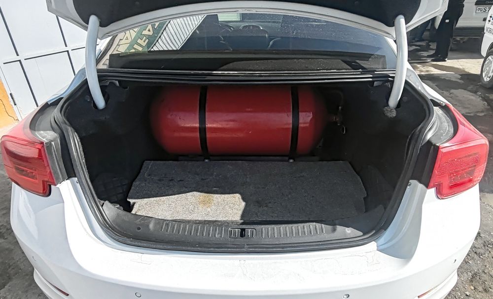 Malibu 1 avtamat 2012 pasz 3 sotiladi