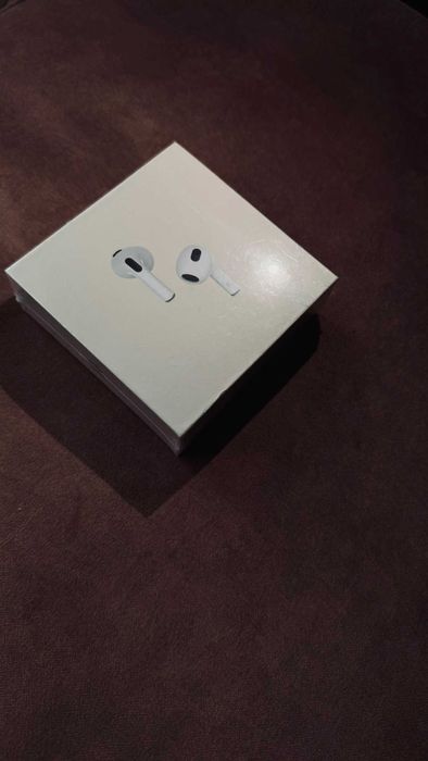Продам AirPods 3 новые