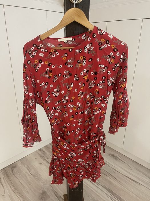 Лот рокли в червено