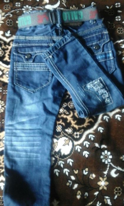 Новые джинсы на мальчика 5-6лет