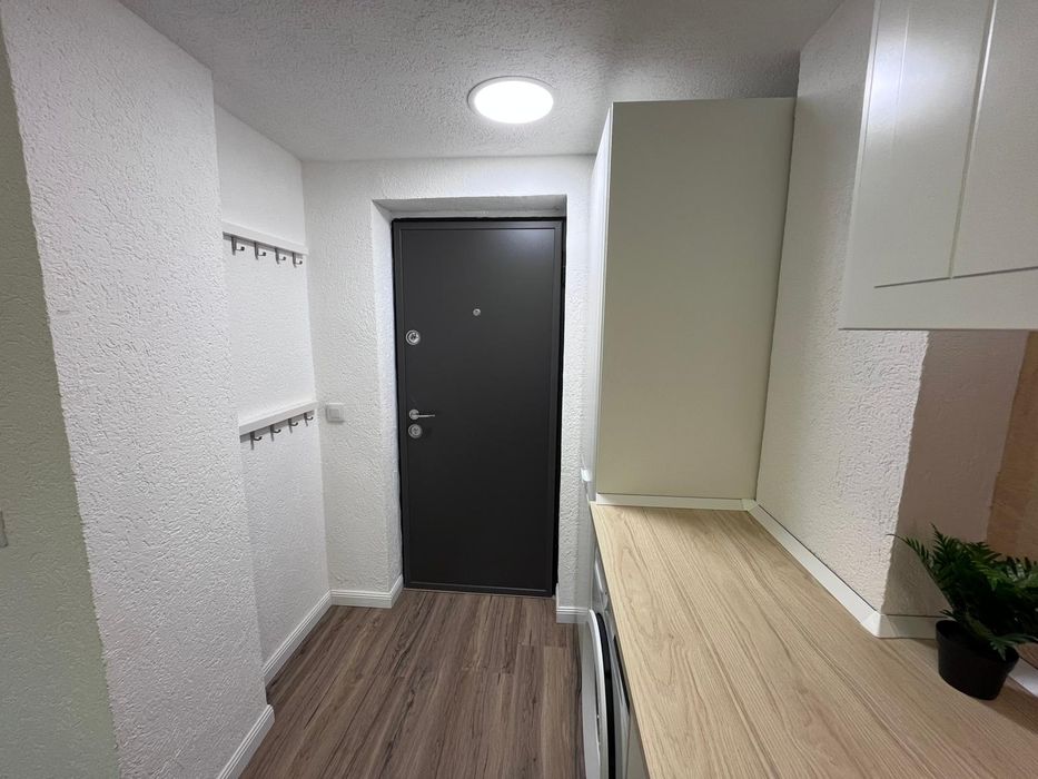 PF inchiriez garsoniera NOUA in Parc Sub Arini