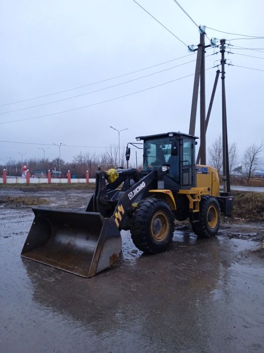 Продам фронтальный погрузчик