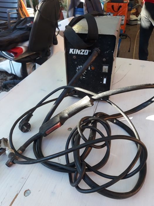 Aparat de sudură cu sârmă preț.1100 lei.
