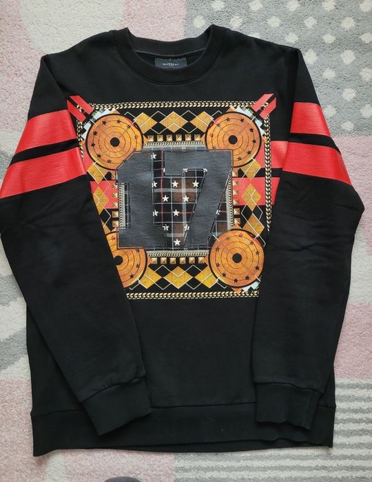 Bluza Givenchy S-M barbati.