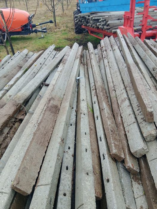 Vând spalieri de vie din beton