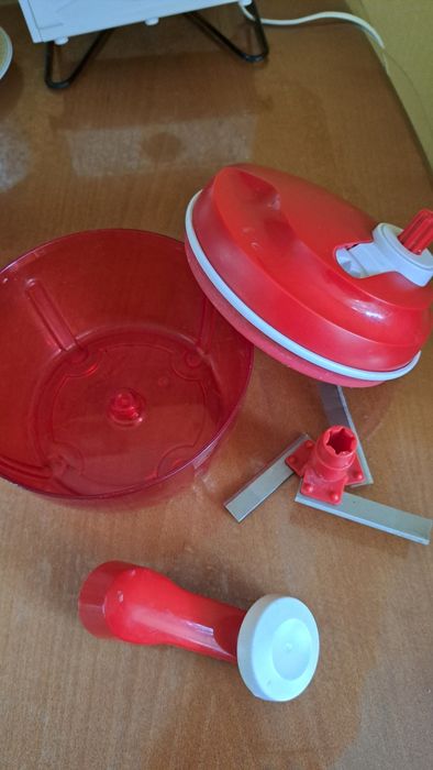 Продам измельчитель Tupperware