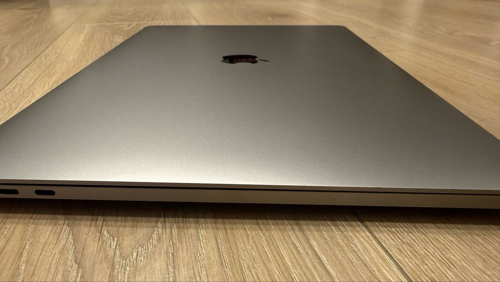 Macbook Pro 16" i9, 16Gb Ram, 1Tb SSD