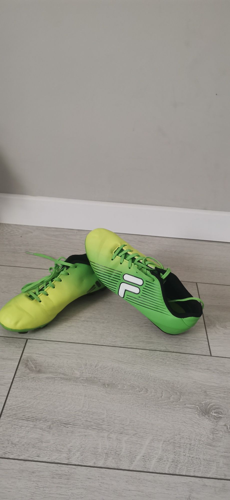 Футболни бутонки на fila