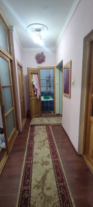 Продается своя 3/1/5 на Кара су 1. Напротив базарчика