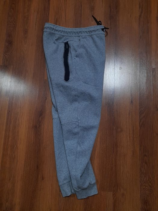Nike tech мъжко долнище S размер.