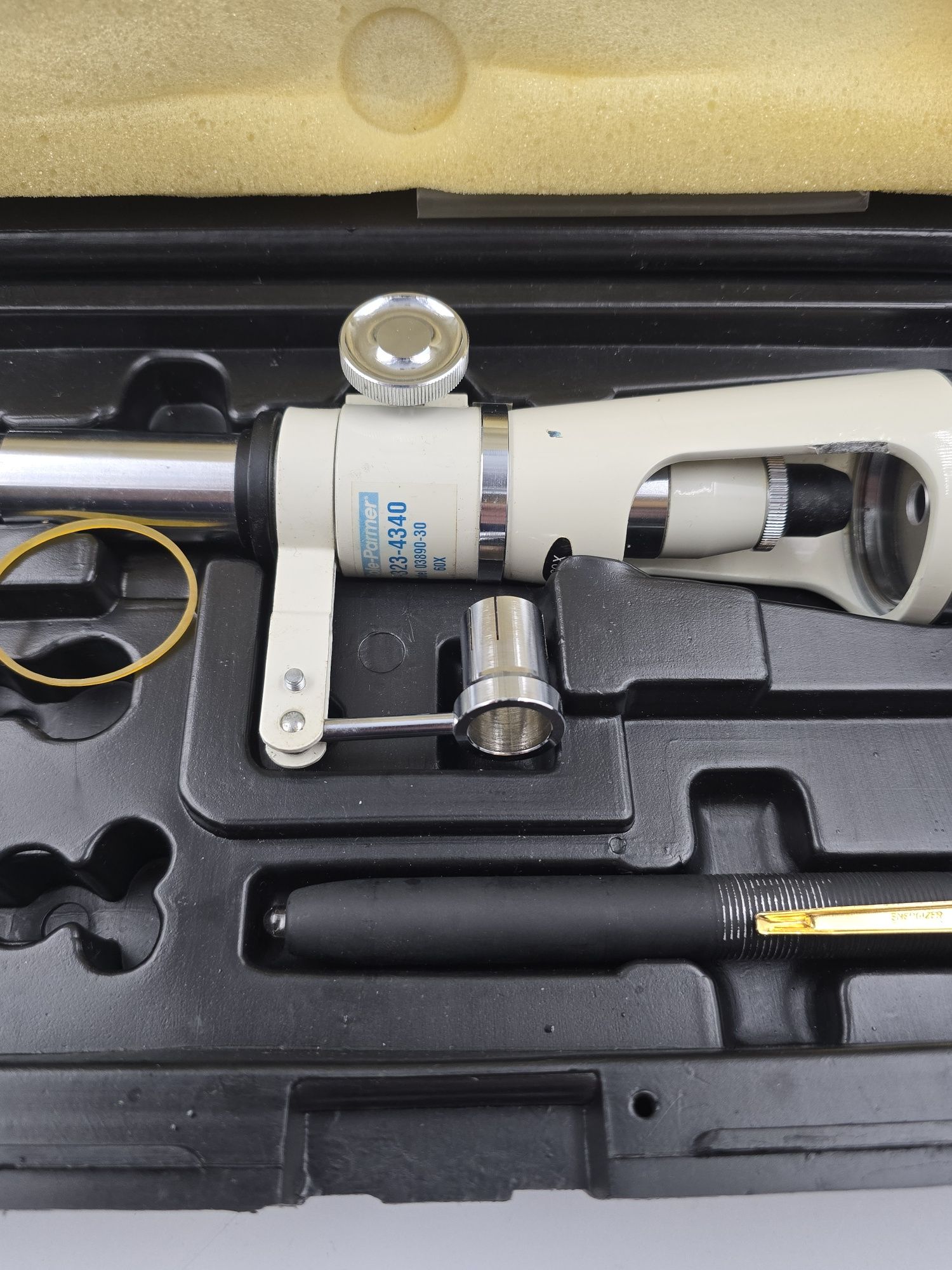 Microscop portabil