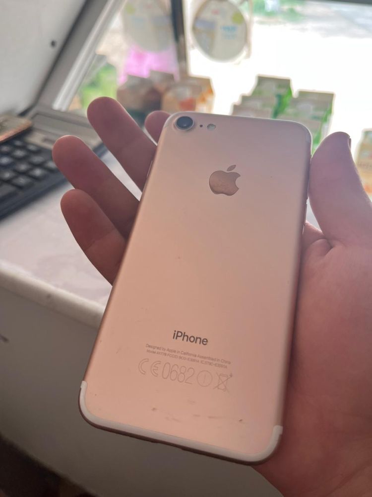 Продам iPhone 7 32gb