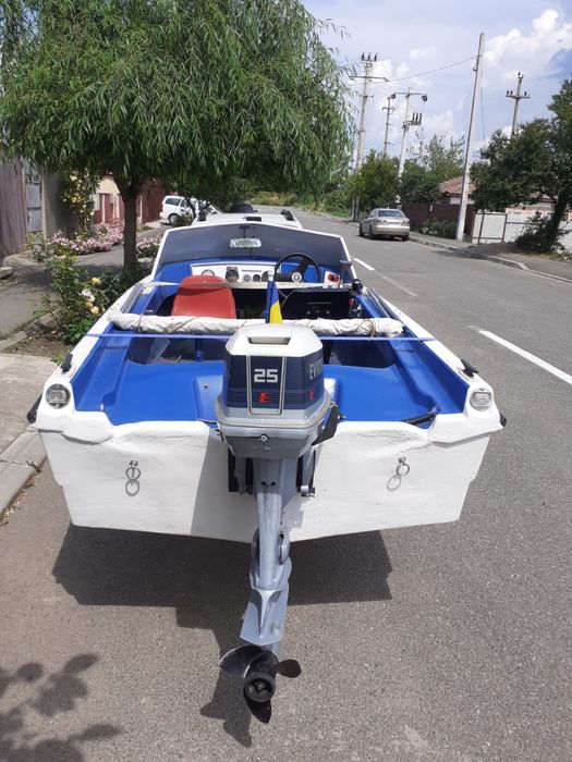 Barcă cu motor Evinrude 25 cp