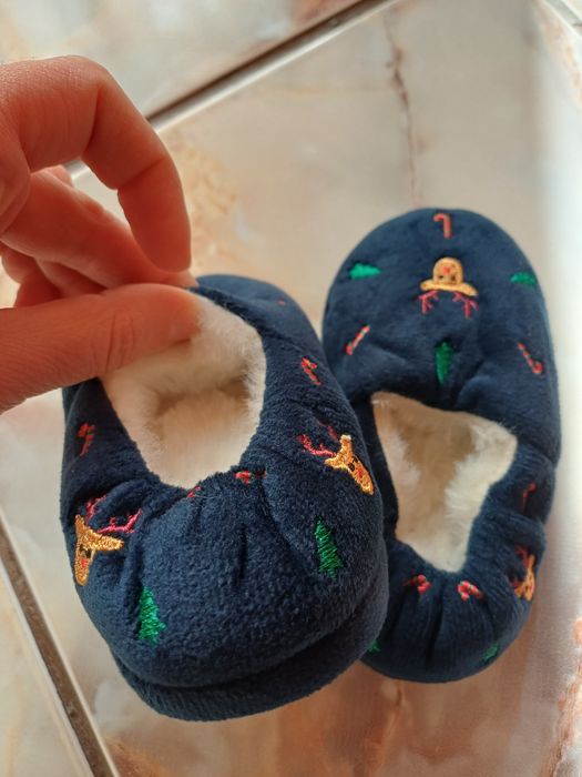 Vand botoșei/papuci de casa, de copil, îmblăniți, noi, nr. 22-23