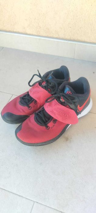 Nike Kyrie Flytrap II – баскетболни маратонки