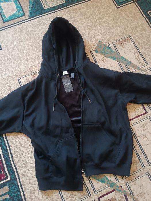 Толстовка, джинсы