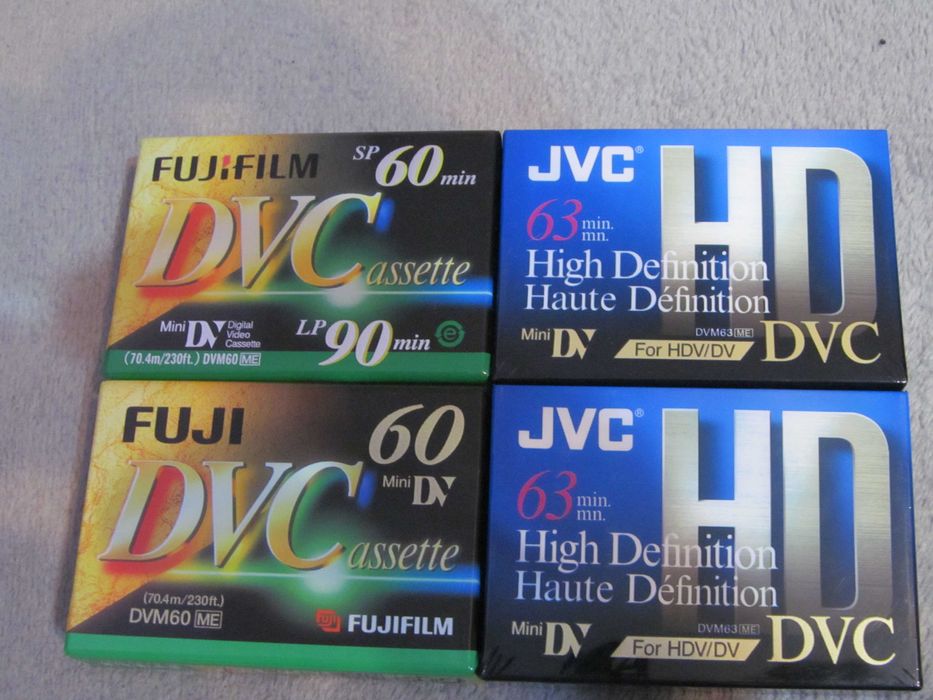 casete miniDV Jvc si Fuji sigilate lot de 4 bucati