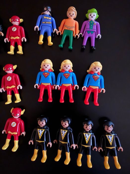 Kinder Surprise - DC Playmobil