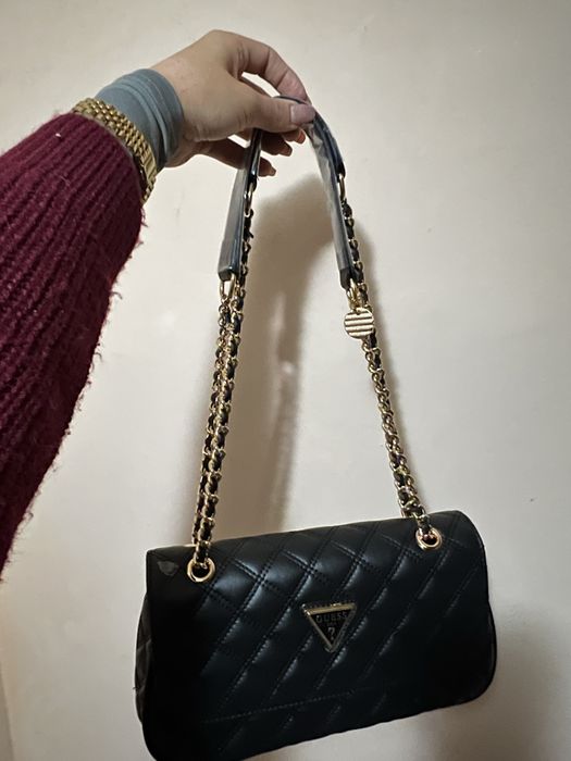 Дамскa чанта Guess