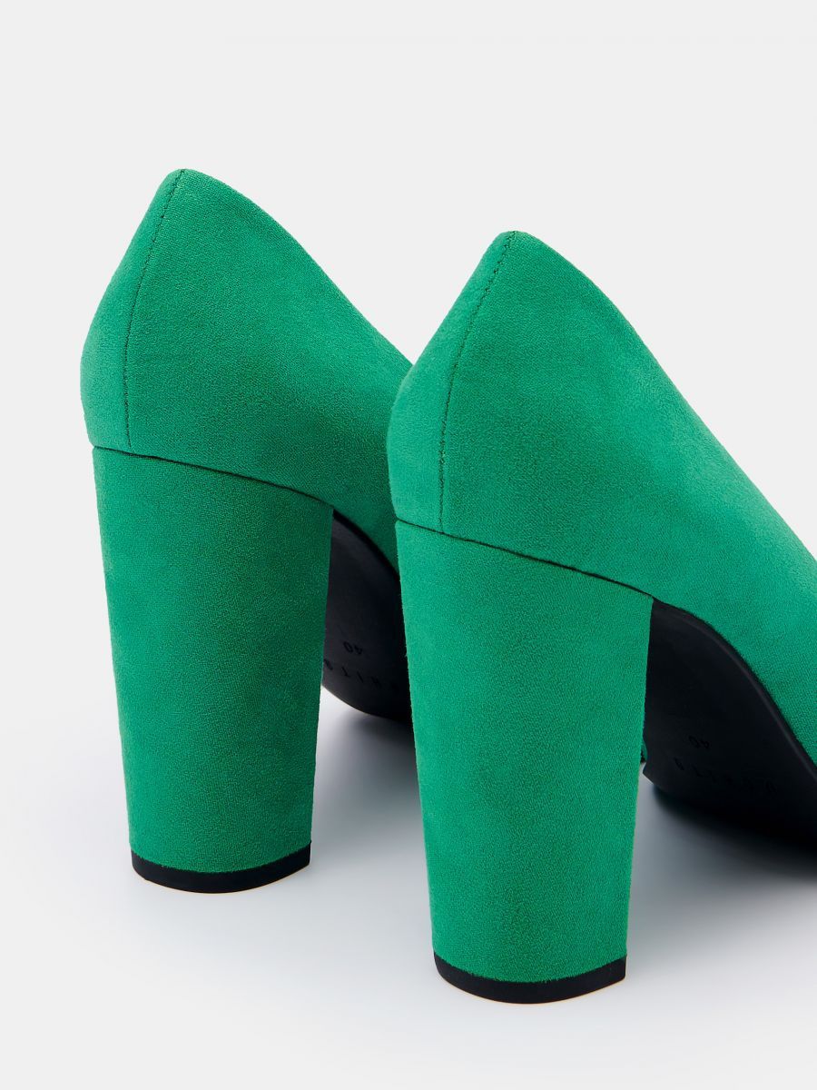 Велурени зелени обувки на ток  Mohito 38 номер