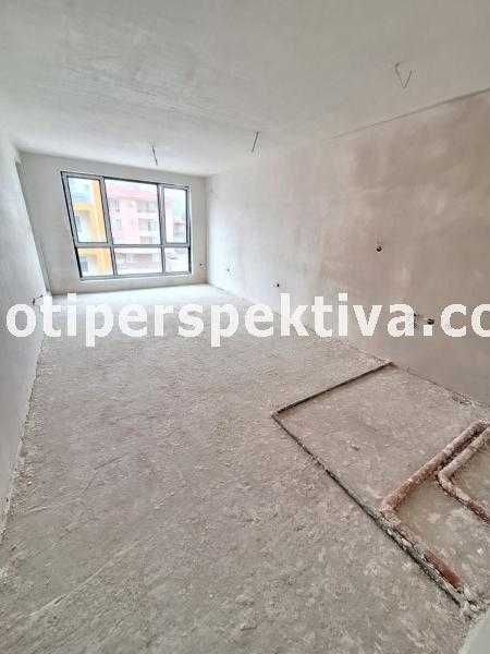 Продава се Тристаен апартамент в Пловдив, Кючук Париж - 100 кв.м за 1210 €/кв.м - Снимка #1
