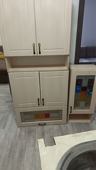 Продам кухонный гарнитур 2м