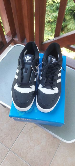 Adidas Rivalry Low намалена цена до края на месеца