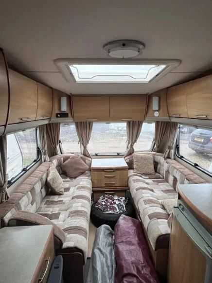 Продавам каравана „Swift Archway Woodford“ 2007г. с ФОРСЕЛТ!Като НОВА!