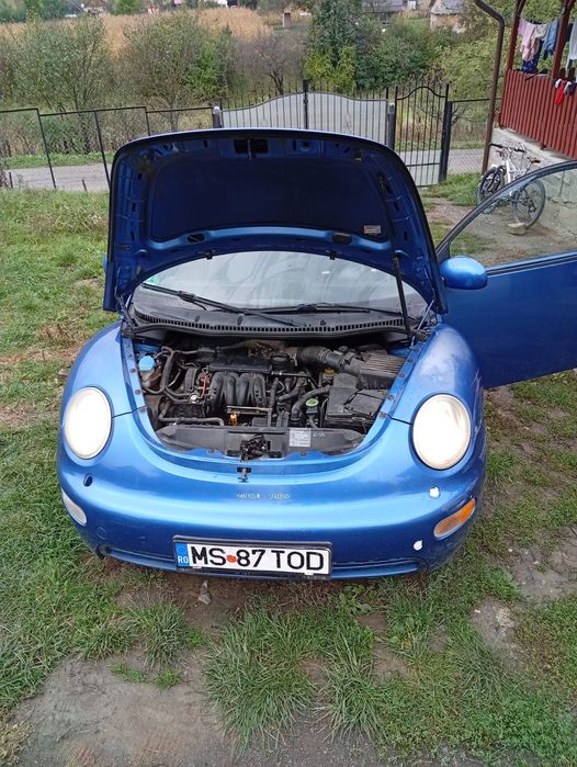 se vinde Volkswagen Beetle 900€ negociabil!!