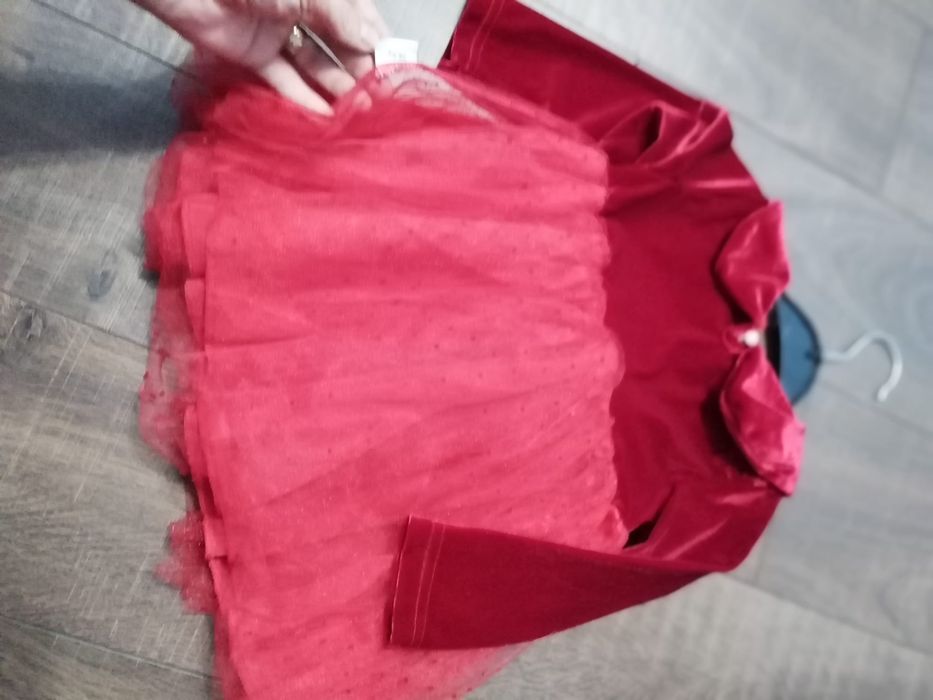 Rochite de Crăciun, 2 ani impecabile