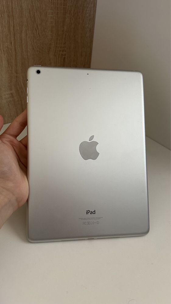 iPad Air Wi-Fi 128GB Silver