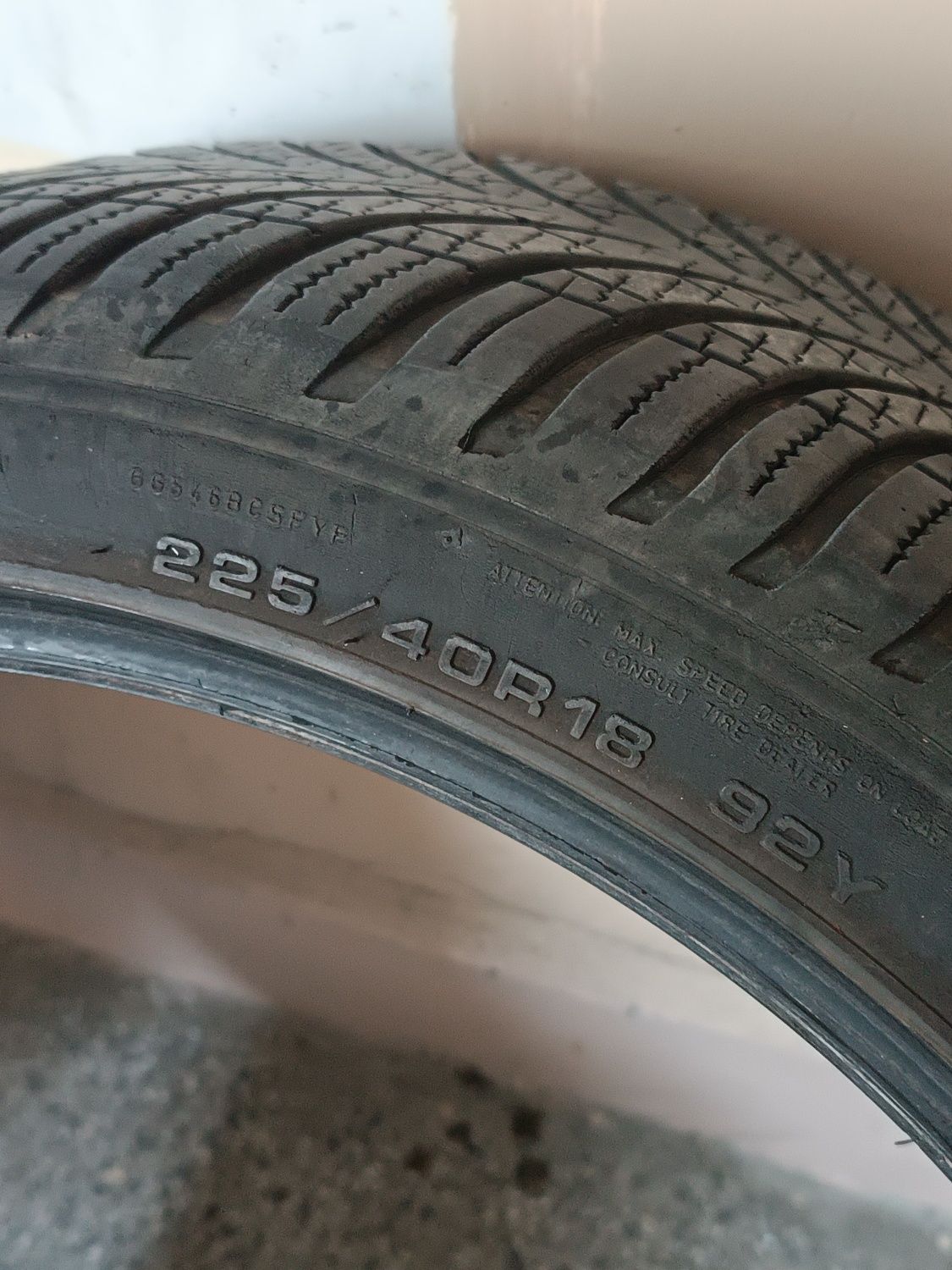 Goodyear 225/40/18 y92