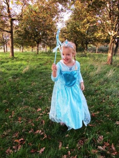 Rochie Rochita NOUA printesa Elsa Frozen cu trena 2,3,4,5,6 ani