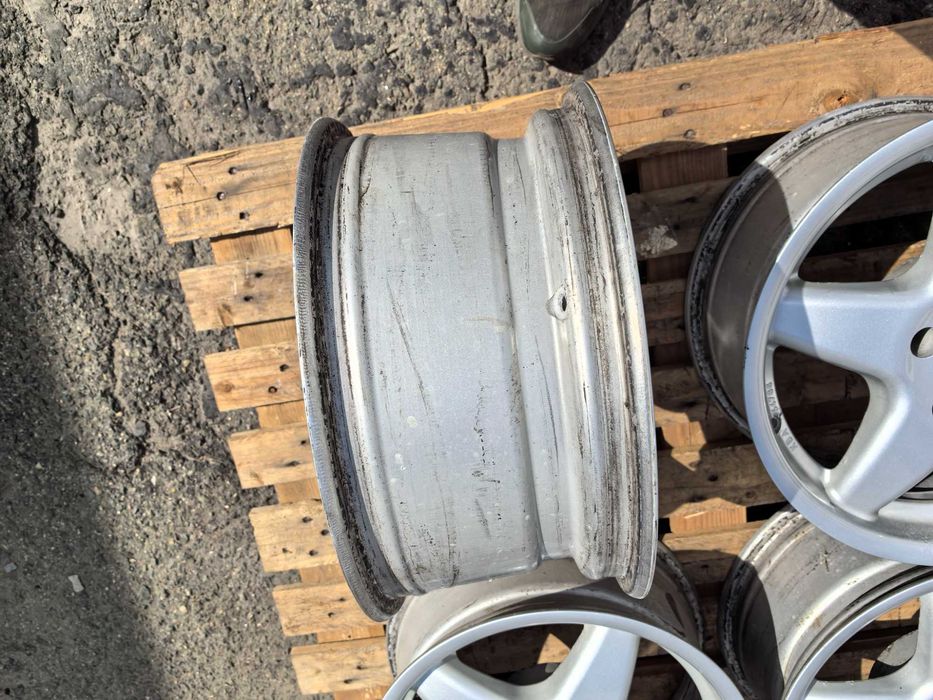 16 цола 5 х 120 мм БМВ Е60 / Е39 - 7,5 Инча / ЕТ 18