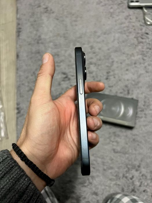 Vand iphone 15 pro 256 GB