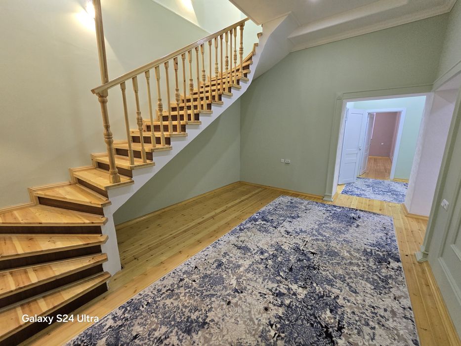 200m² kavadratlik 6 xonalik uy sotiladi