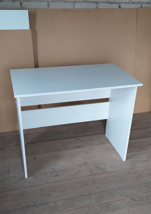 Продам компьютерный, письменный стол