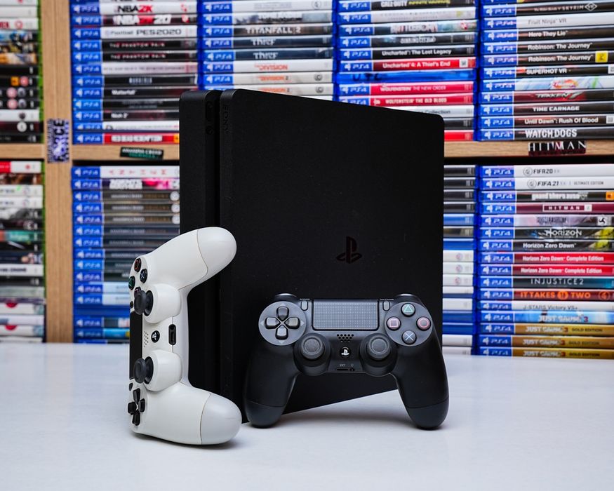 PlayStation 4 Slim , PS 4 cu maneta | Fgames