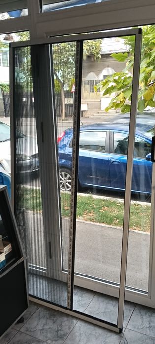 Plase țânțari plisse