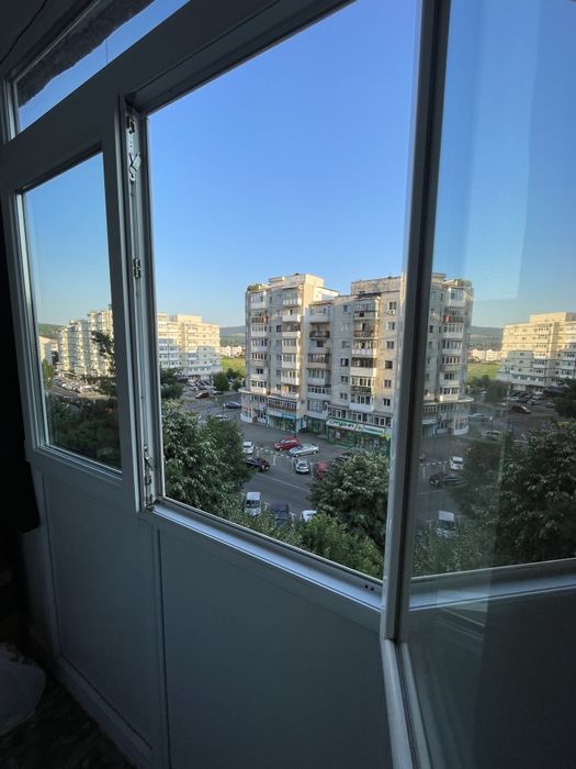 Apartament decomandat 4 camere 2 bai 2 balcoane 79 mp 5/10 ostroveni