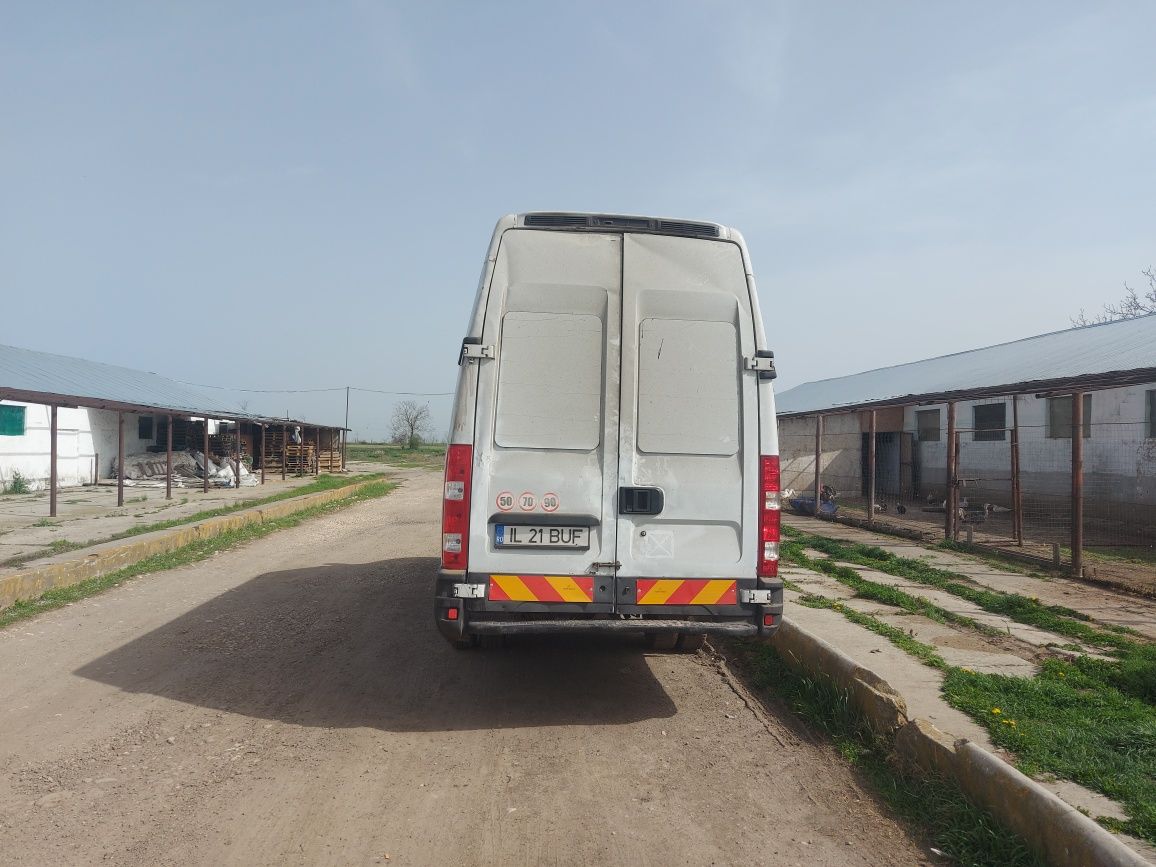 Dubă iveco daily, 2008,motor 2,3,punte dublă, extra lung,preț 5000EUR.