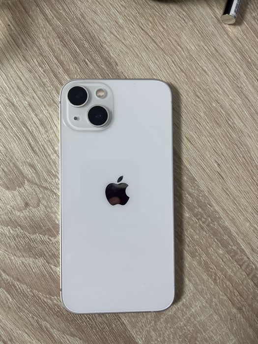 iPhone 13 в идеальном состоянии