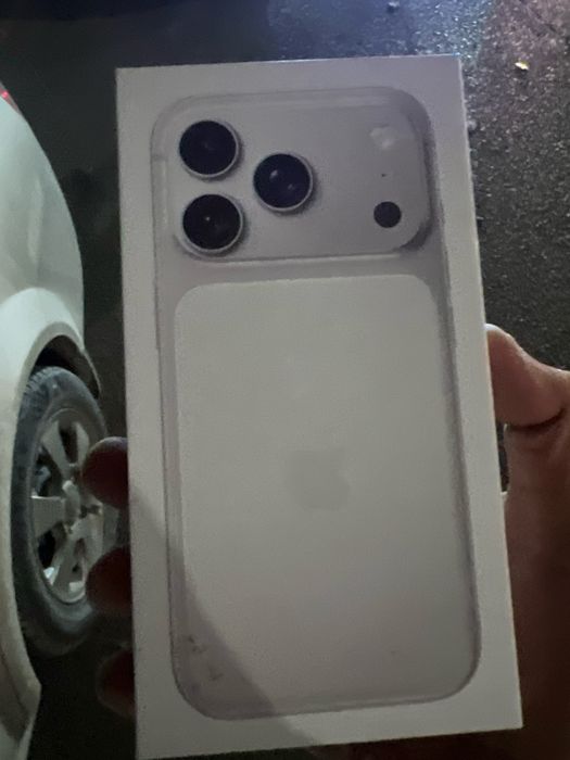 Apple 17 pro Max 512 Silver Как Новый